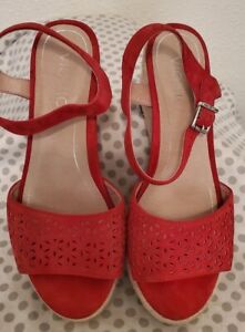 Vionic Ariel Red Suede Espadrille Wedge Sandals Perforated Leather Women's 7.5M 