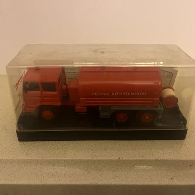 VEREM 117 'RENAULT CIERNE CAMIÓN DE BOMBEROS/CAMIÓN CISTERNA. EN ESTUCHE / SIN USAR, EN CAJA / Foto 1 de 4