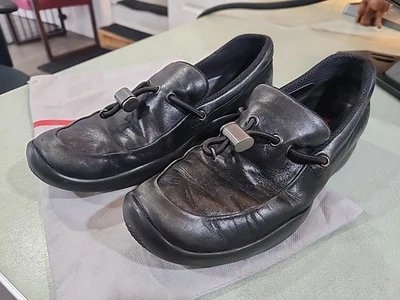 Zapatos mocasines Prada para mujer de cuero negro sin cordones talla 3 EE. UU. 7? Italia como está* Foto 1 de 4