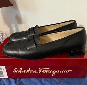 Salvatore Ferragamo Black Calf Leather Low Heeled True Loafer 9B Shoe Italy MINT - Picture 1 of 10