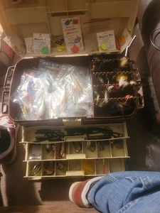 Large Lot Assorted Vtg 60's-80's and current Freshwater Fishing Lures and box - Picture 1 of 14