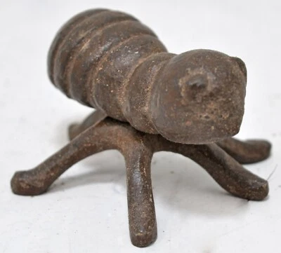 Estatuilla de insecto hormiga pequeña de hierro de colección original antigua grabada a mano Foto 1 de 4