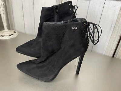 Женские черные сапоги Betseyville из искусственной кожи на шпильке на каблуке с боковой молнией 8,5 - Изображение 1 из 4