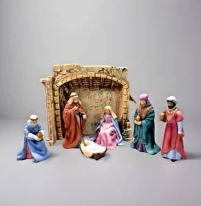 Presepe Vintage Avon O Notte Santa 7 Pezzi Mangiatoia Saggi Sacra Famiglia 1989 - Foto 1 di 21