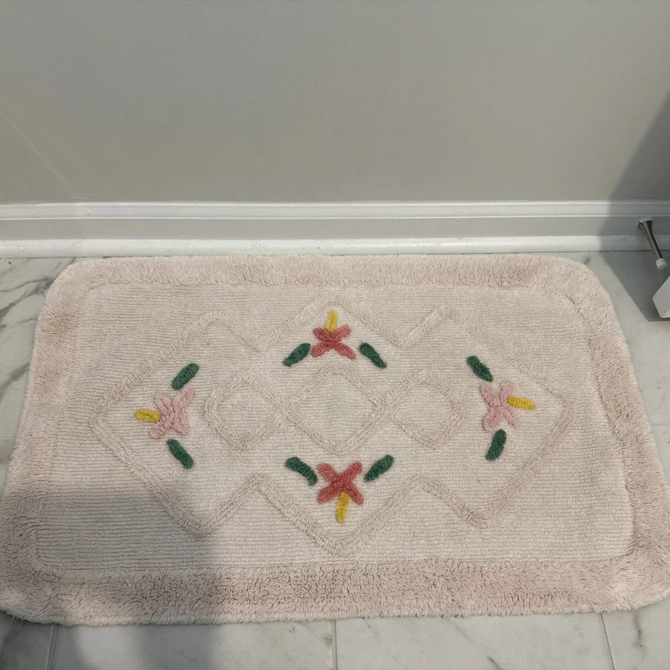 "Alfombra de baño floral rosa pastel chenilla retro baño en mal estado elegante 20X32"" de colección" Foto 1 de 4