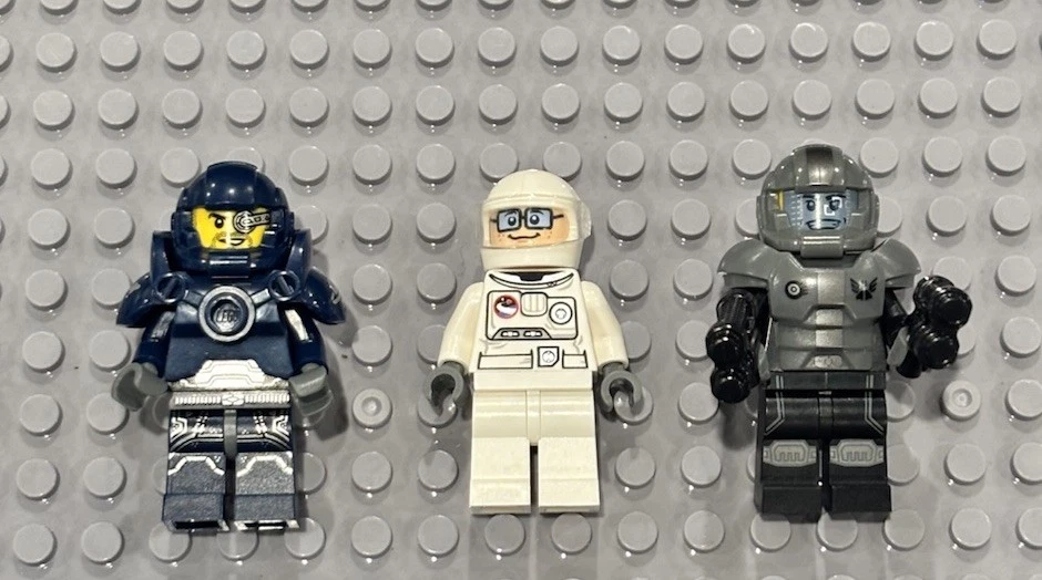 LEGO MinifiguresGalaxy Trooper, Galaxy Patrol, Astronaut.   Near Mint. - Image 1 of 2