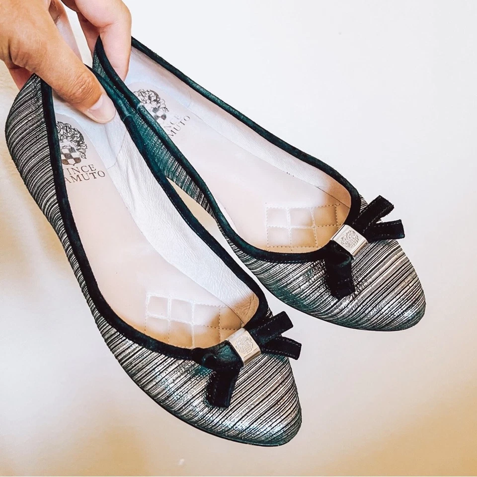 Vince Camuto Women's Gray/Black Bow Tie Flats Size 7M - Image 1 of 4