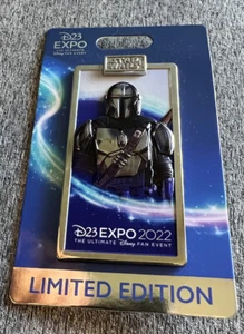 DISNEY D23 EXPO LIMITED EDITION POSTER PIN THE MANDALORIAN - Bild 1 von 4
