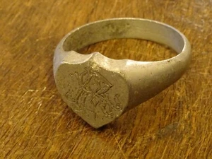 Travail de tranchée ancien rond de serviette 14 -18 WW1 décorée d'initiales - Imagen 1 de 3