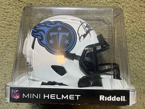 New Derrick Henry Autographed Tennessee Titans Lunar Eclipse Mini Helmet Beckett - Picture 1 of 8