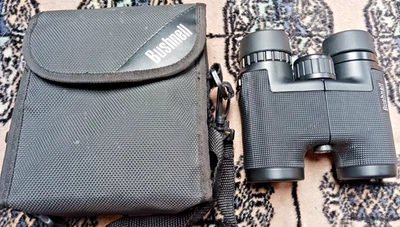 BUSHNELL HEMISPHERE 8X32 BINOCULARS FOV 384 + CARRY CASE + STRAP NICE!!! - Image 1 of 4