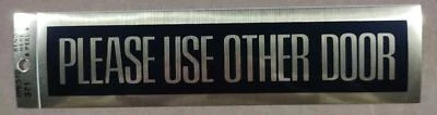 Letrero vintage Please Use otra puerta negro y dorado pelar y pegar 8 x 2" Foto 1 de 2