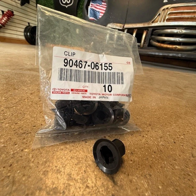(10) 90467-06155 Toyota OEM genuino CLIP Foto 1 de 4