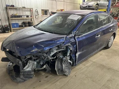 Gato de piso usado para: Nissan Sentra 2019 grado A Foto 1 de 4