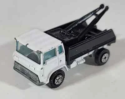 Vintage 1970s Yatming Wrecker Tow Truck White & Black Diecast Hong Kong Good - Image 1 of 4