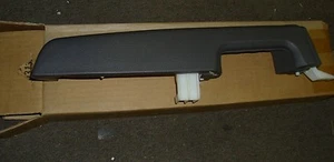 NEW OEM 2002 2003 2004 2005 FORD EXPLORER ARM REST PAD RH FRONT GREY - Picture 1 of 3