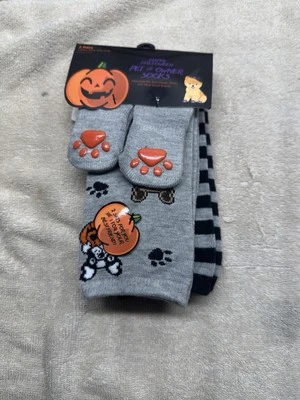 Paquete de 2 calcetines a juego para mascotas y dueños de Halloween conjunto de perro y humano estampado de patas calabaza Foto 1 de 2