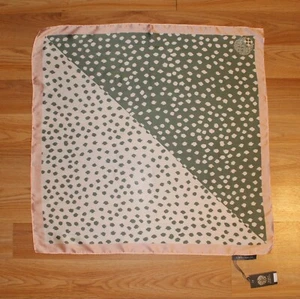 Nuevo Vince Camuto Sombra Punto Melocotón Bandana Bufanda 100% Poliéster 24"X 24" #VC605 - Imagen 1 de 1