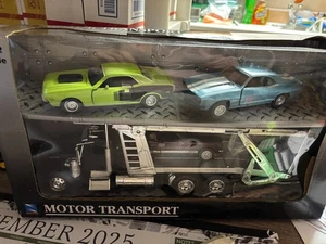 1/32 NEW RAY  BLACK KEN W 900 AUTO CARRIER  AND CARS, NIB # B 692 - Picture 1 of 3