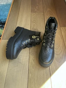 NWOB Timberland Women's Stone Street 6" Water-Resistant Platform Boots Size 8.5 - Picture 1 of 7