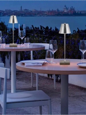 Lampada 10 w ricaricabile usb luce bianca calda naturale lume da tavolo silver - Immagine 1 di 4