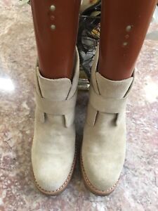 UGG Australia Brienne Beige Suede Ankle Boots Size 9  S/N 3212 EUC, MSRP $200
