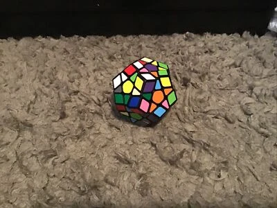 12 Sided QiYi Megaminx Speed Cube Twist 3D Puzzle Brain Teaser Rubix Style - Image 1 of 2