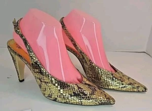 Tacones traseros abiertos dorados de piel de serpiente sintética J.Renee 8M - Imagen 1 de 10