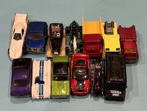 Lotto Auto Hot Wheels E Matchbox (13) Varie Tipologie Ed Età Così Come Sono Vintage - Foto 1 di 8