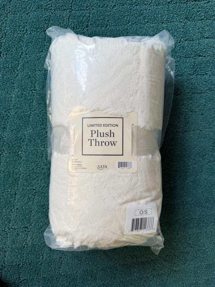 ULTA BEAUTY Manta Acogedora 50"X60" NUEVA (Múltiples Patrones) Foto 1 de 1