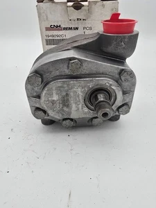 Pompa idraulica 1949292C1 per trattore Case-IH 100 1026 1256 1456 1466 70935C91 - Foto 1 di 3