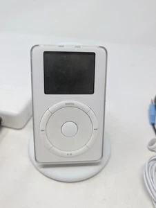 Apple iPod Classic 1ª Generación 5 GB Rueda Click M8541, Funciona, Mantiene la Carga - Imagen 1 de 10
