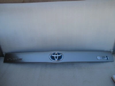 TOYOTA PRIUS ЛИФТГЕЙТ ГАРНИР ОТДЕЛКА 2010 2011 2012 2013 2014 2015 11 13 OEM - Изображение 1 из 4