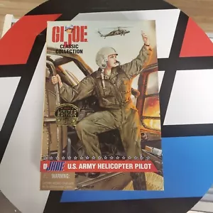 GI Joe 12" Ejército de Estados Unidos Helicóptero Piloto Mujer Pelirroja NUEVO SIN USAR, EN CAJA Colección Clásica r - Imagen 1 de 10