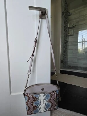 Bolso de Mano Anne Klein Nuevo sin Etiquetas Bandolera Cúpula RARO FAUX Piel de Serpiente Púrpura Azul Marrón Foto 1 de 4