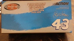 Richard Petty #43 The Victory Lap 7x Campione 2003 Intrepid 1:24 - Foto 1 di 4