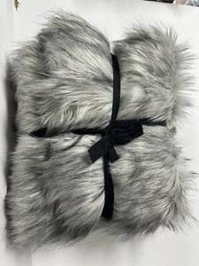 West Elm Faux Fur Brushed Tips Throw Pearl Gray 47"x60" New Without Tag - Picture 1 of 2