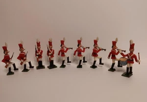 VINTAGE TOY SOLDIERS WILTON CAKE TOPPERS LOT OF 9 - Picture 1 of 5