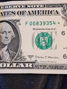 RARA BANCONOTA 2017, UN DOLLARO STELLA NOTA, OGGETTO DA COLLEZIONE, #F00839354* - Foto 1 di 4