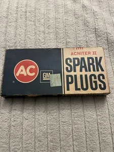 NOS AC-R45TS Acniter II Spark Plugs 4 Green Rings Made in USA Box of 8 - Picture 1 of 6