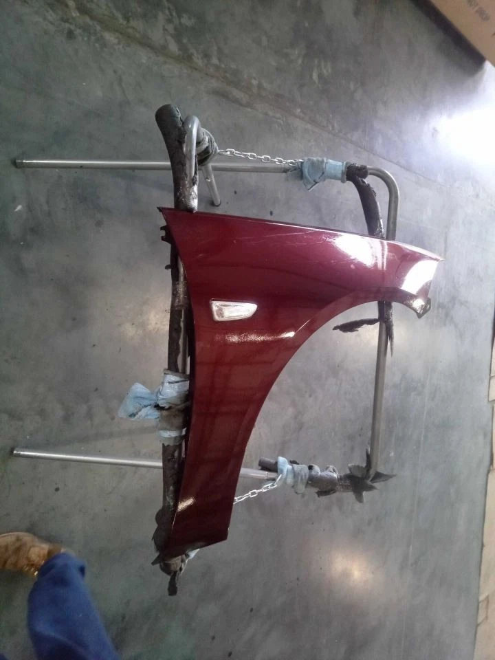 Guardabarros derecho pasajero compatible con 18-20 REGAL 508303 Foto 1 de 1