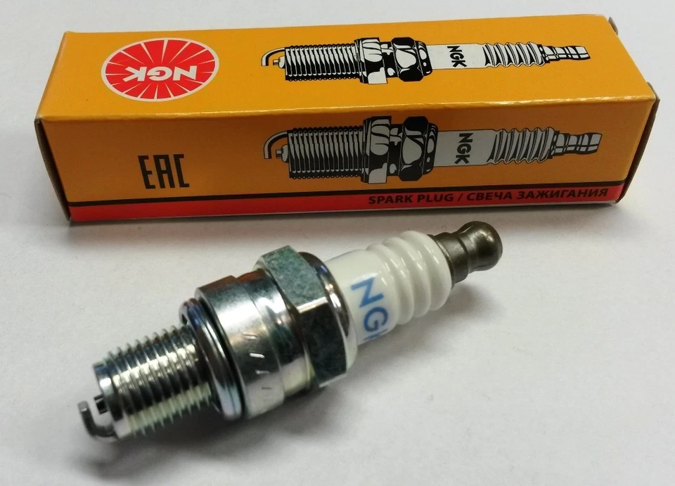 NGK Spark Plug CMR6H 3365 New - Image 1 of 1
