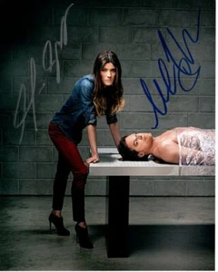 Foto firmada autografiada 8x10 DEXTER de Michael C. Hall y Jennifer Carpenter - Imagen 1 de 1