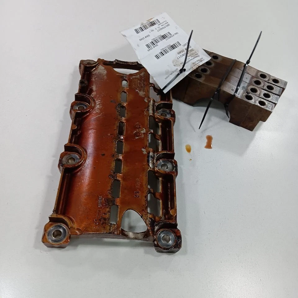 Tapa principal del cigüeñal bloque motor Ford Explorer 3.5 2016 2017 2018 2019 Foto 1 de 4