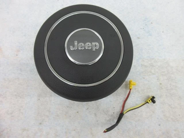 JEEP JK WRANGLER SAHARA unlimited 2017 AIRBAG LH LEFT DRIVER STEERING WHEEL OEM - Image 1 of 4