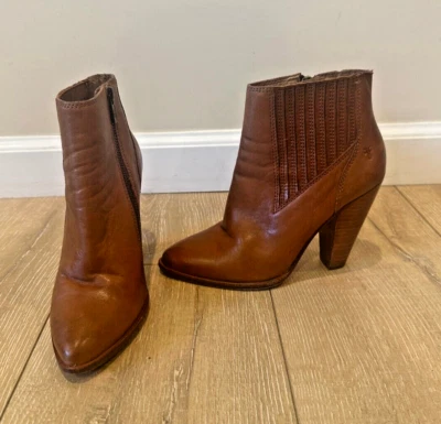 Frye Remy Chelsea Brown Leather Women’s Sz 6M Inside Zip Heeled Ankle Bootie - Image 1 of 4
