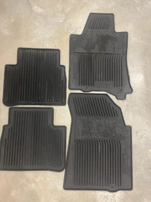 Alfombrillas para todo clima originales Nissan Altima 2013-2018 originales de fábrica 4 piezas Foto 1 de 4
