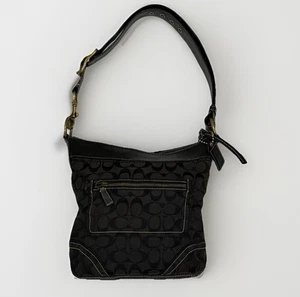 Bolso de hombro de tela negra con logotipo Coach C con hebilla grande J064910403 *desvanecimiento - Imagen 1 de 16