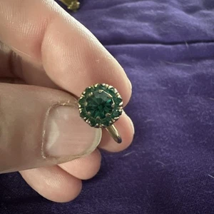 Vargas zierlicher grüner Strass-Ohrring mit Schraubverschluss nur einer - Bild 1 von 4