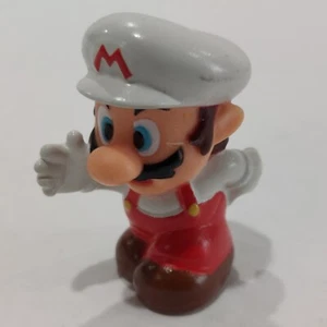 2006 Super Mario Bros 1.5" Fire Mario Figure Finger Puppet Nintendo Subarudo - Picture 1 of 3